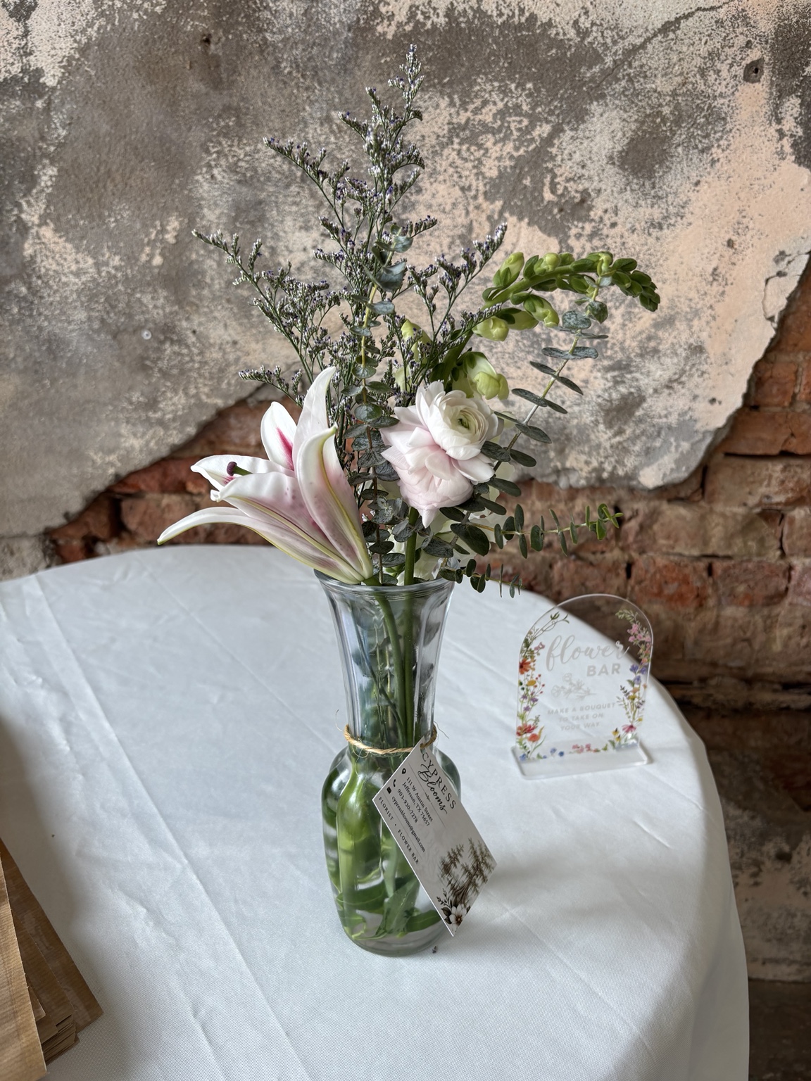 Soft flower bar arrangement